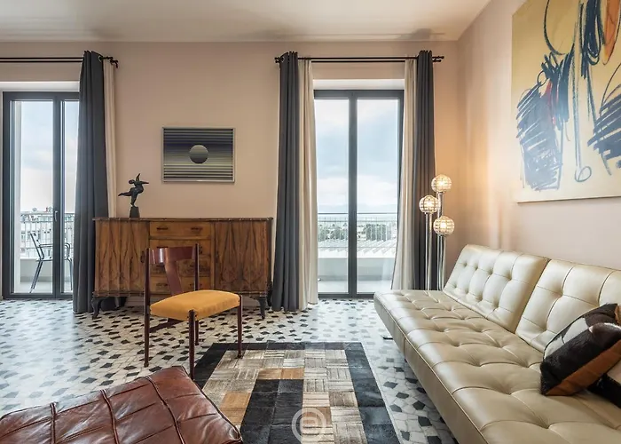 Harbor View Apartment